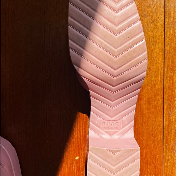 GUCCI Rubber Slides - Picture 2 of 16